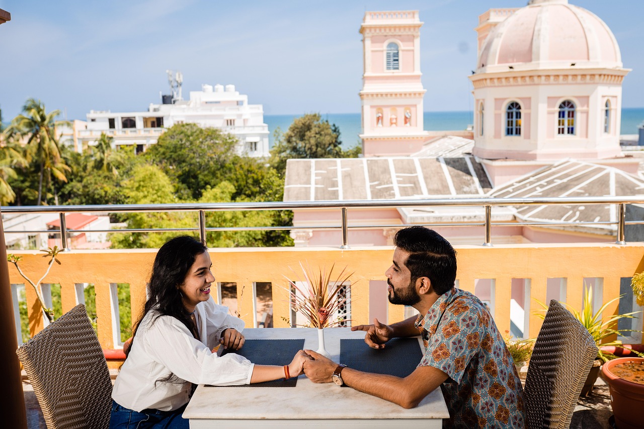 Guidelines for First Meeting in Online Relationships: Key Points for Dates and Best Meeting Times Attention