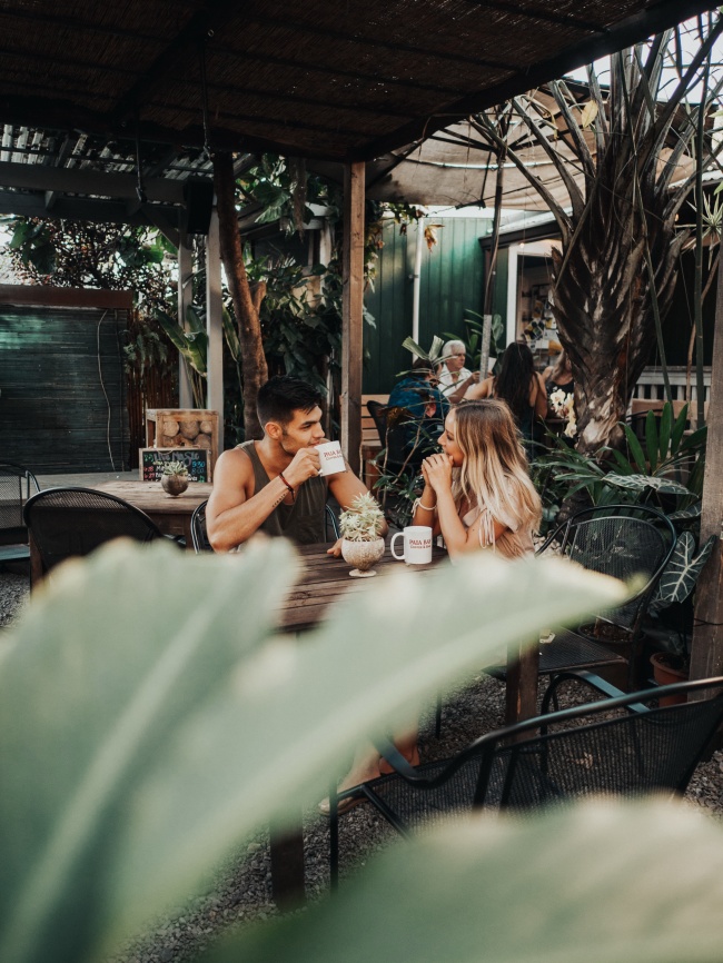 The secrets of humor on the drinking table, and funny topics for dates